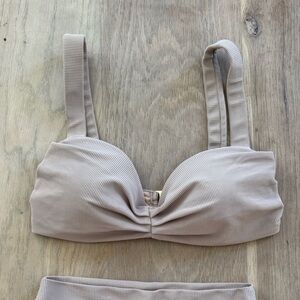 BEACH RIOT Size Medium molded bikini top